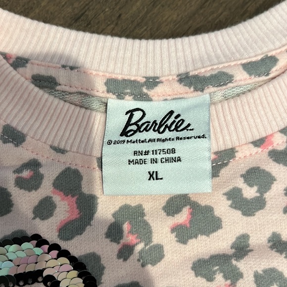 COPY - Girls size XL Barbie pink leopard print sequence flip it sweatshirt. - Picture 5 of 5